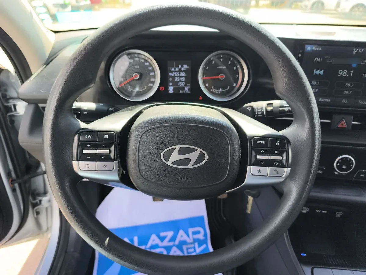 Hyundai Accent 1.5 Plus 4x2 Mt 4p año 2024