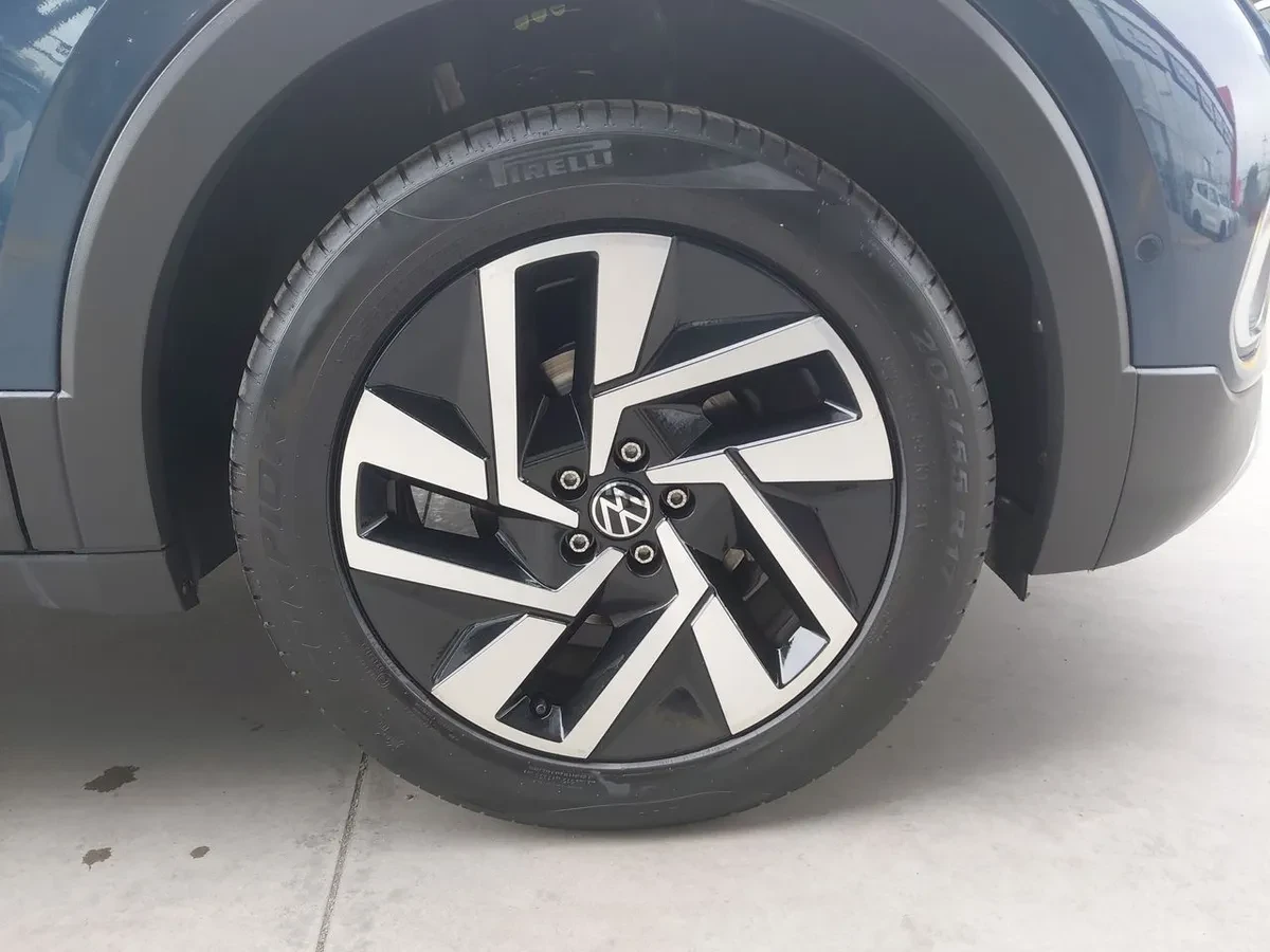 Volkswagen T-Cross 1.0 Tsi Highline 4x2 At 5p año 2025