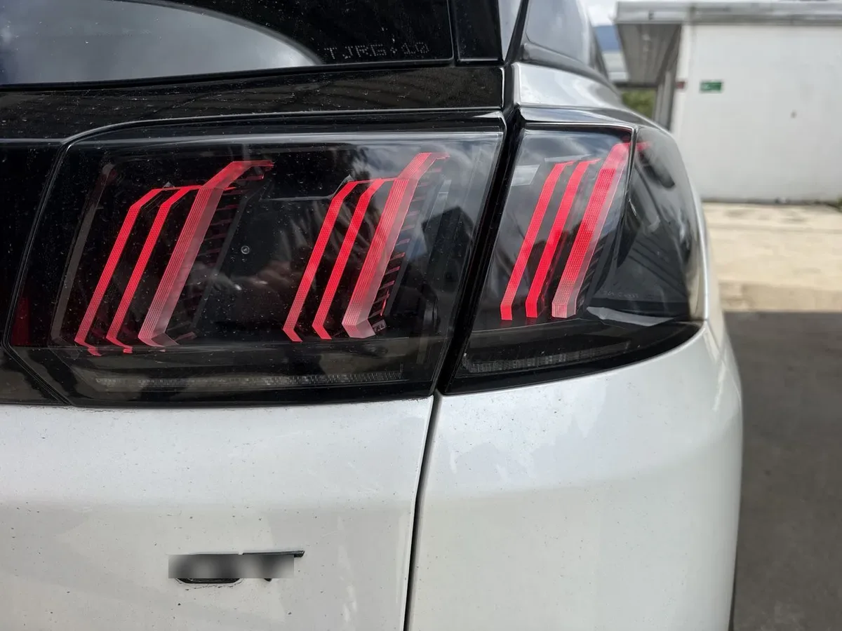 Peugeot 3008 1.6 Gt Black Pack Puretech 180 4x2 Eat8 5p año 2024