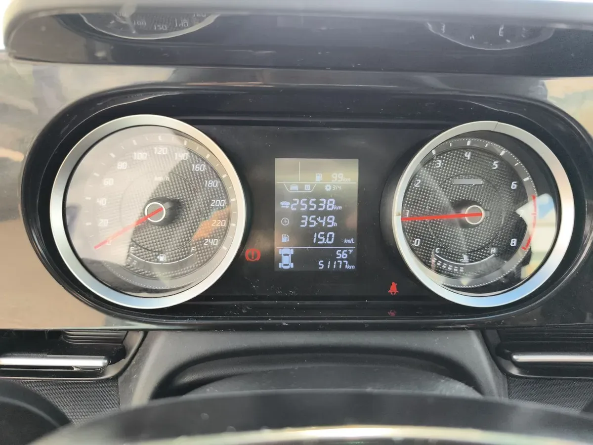 Hyundai Accent 1.5 Plus 4x2 Mt 4p año 2024