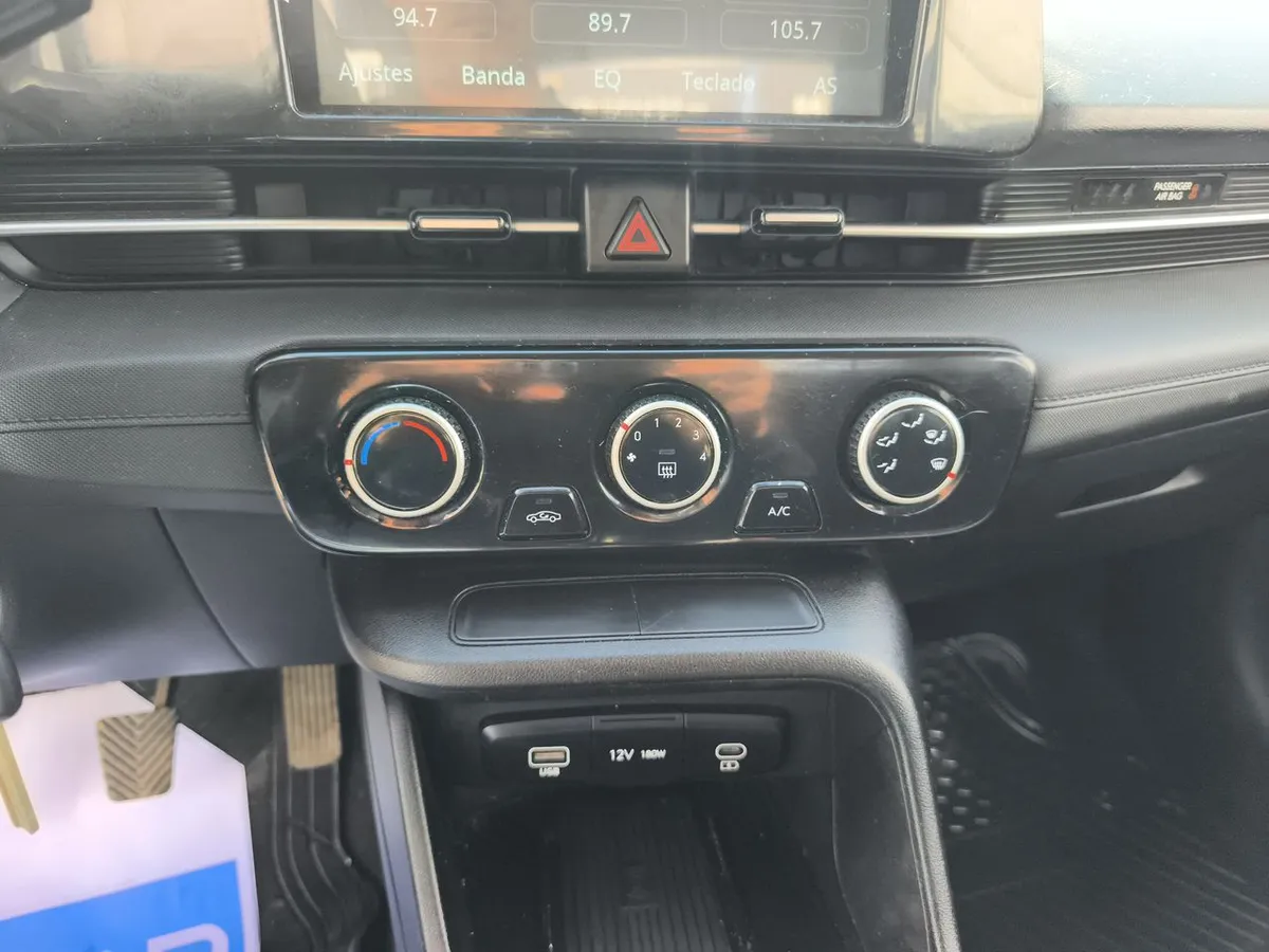 Hyundai Accent 1.5 Plus 4x2 Mt 4p año 2024