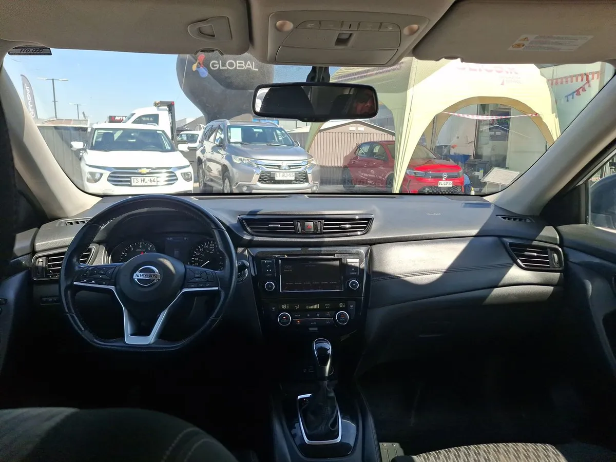 Nissan X-Trail 2.5 Advance 4x2 3row Cvt At 5p año 2021