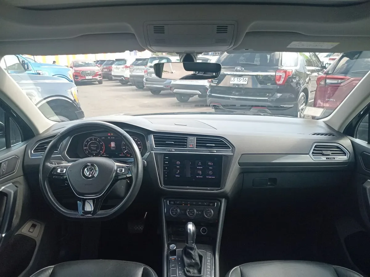 Volkswagen Tiguan 2.0 Tsi Sport 4motion 4x4 180hp At 5p año 2019