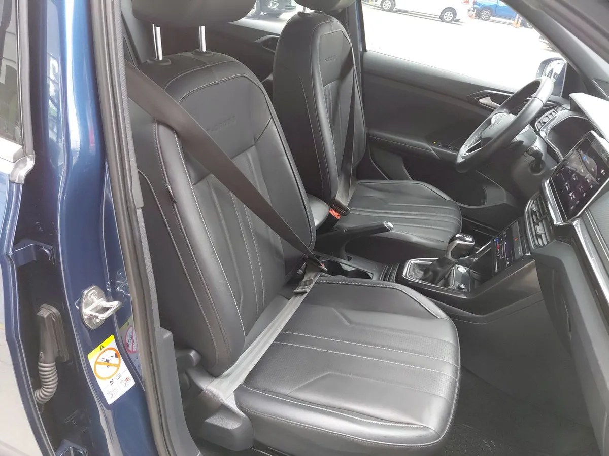 Volkswagen T-Cross 1.0 Tsi Highline 4x2 At 5p año 2025