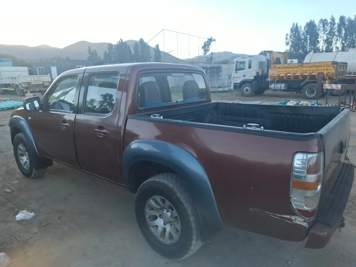 MAZDA BT-50 2.5 Dsl Mt Dc Sdx 4x4 año 2008