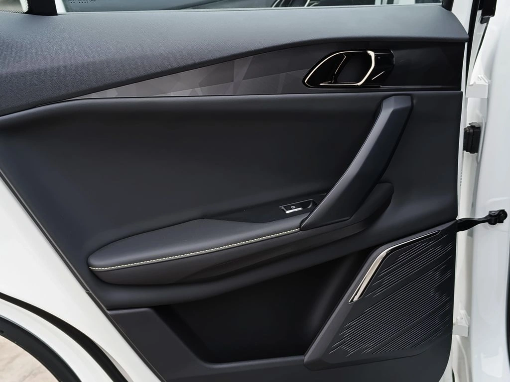 Lynk&Co 06 1.5 Halo año 2027