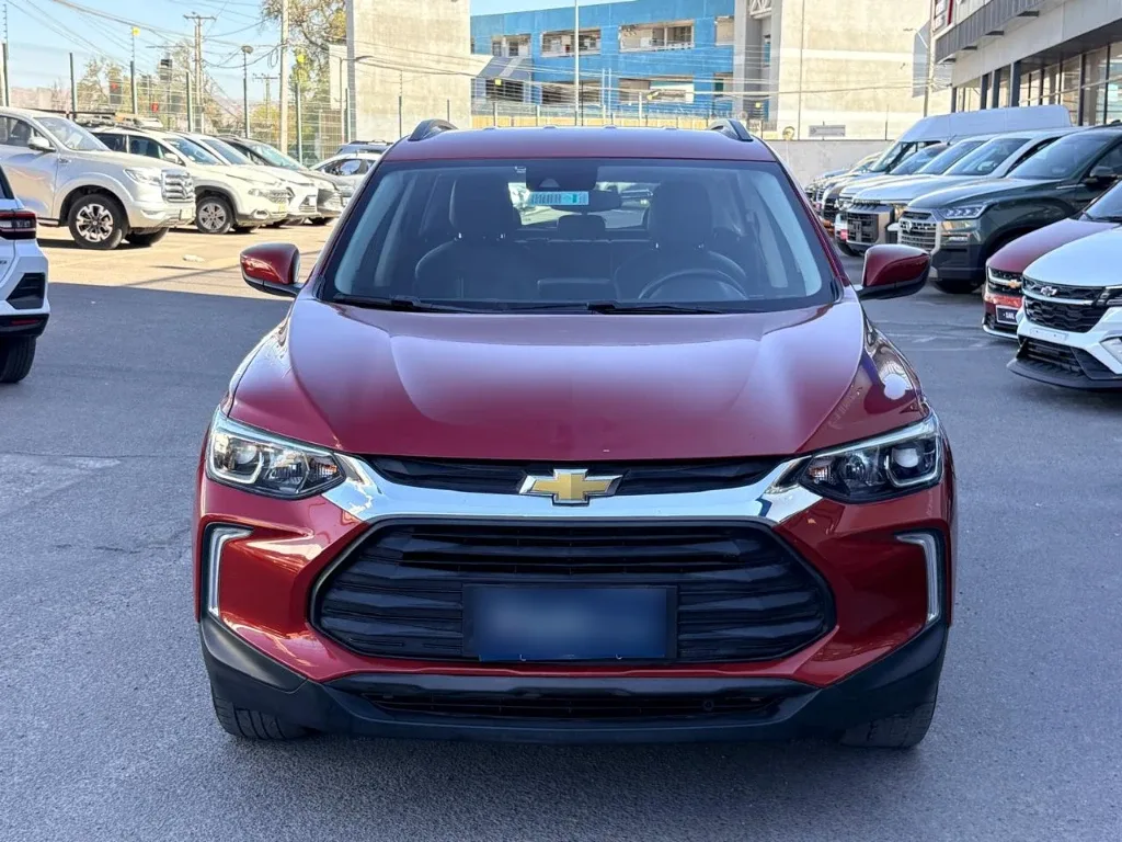 Chevrolet Tracker 1.2t Ltz R 4x2 At 5p año 2025