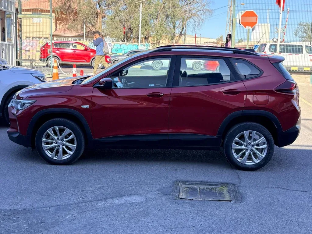 Chevrolet Tracker 1.2t Ltz R 4x2 At 5p año 2025
