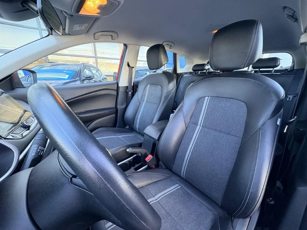 Chevrolet Tracker 1.2t Ltz R 4x2 At 5p año 2025