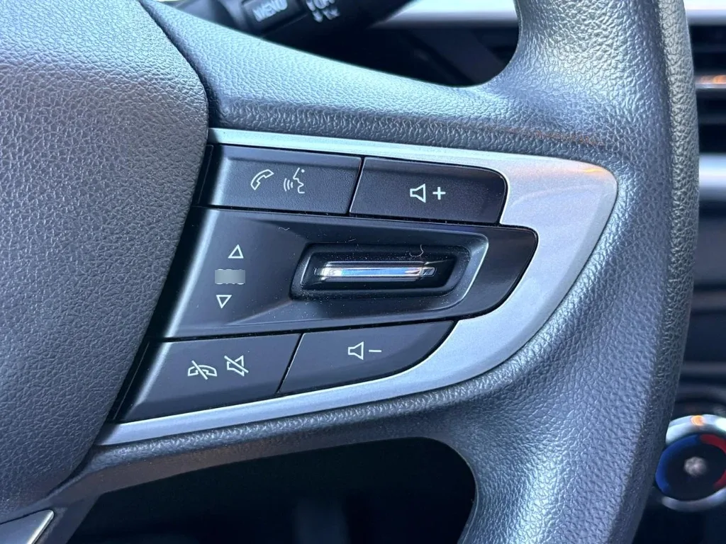 Chevrolet Tracker 1.2t Ltz R 4x2 At 5p año 2025