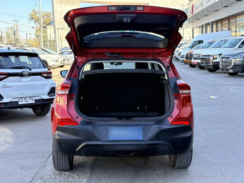 Chevrolet Tracker 1.2t Ltz R 4x2 At 5p año 2025