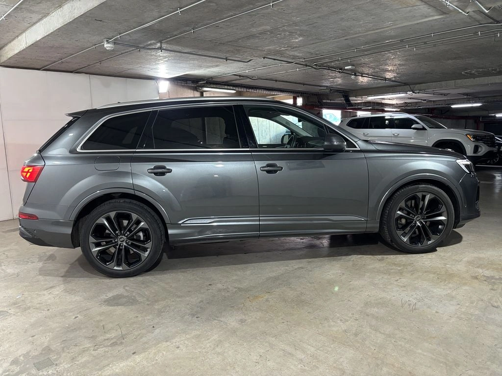 Audi Q7 3.0 55 Tfsi Sport Pi Quattro 4x4 7pas At 5p año 2025
