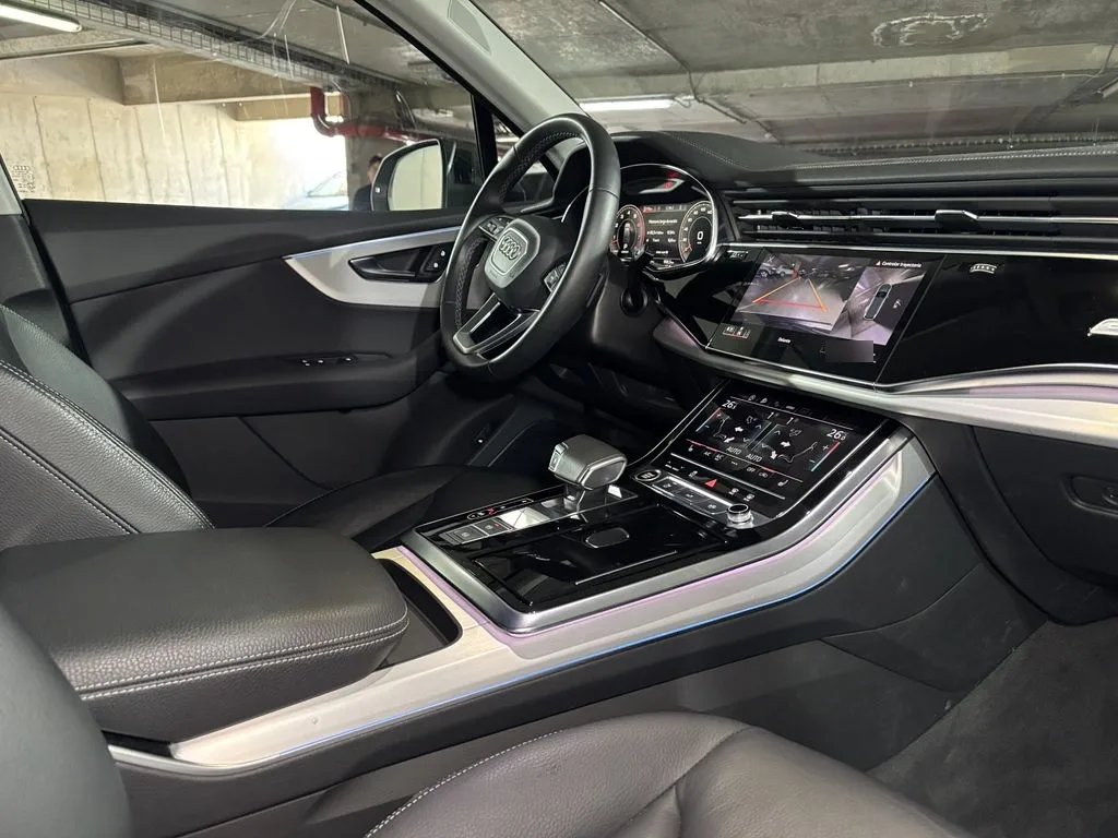 Audi Q7 3.0 55 Tfsi Sport Pi Quattro 4x4 7pas At 5p año 2025