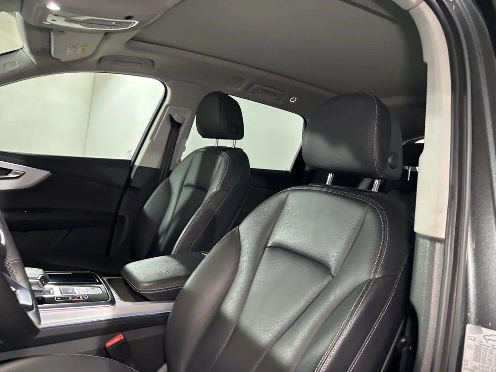 Audi Q7 3.0 55 Tfsi Sport Pi Quattro 4x4 7pas At 5p año 2025