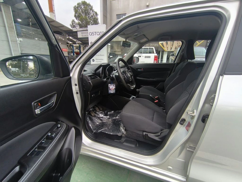 Suzuki Swift Gl 1.2 Mt año 2025