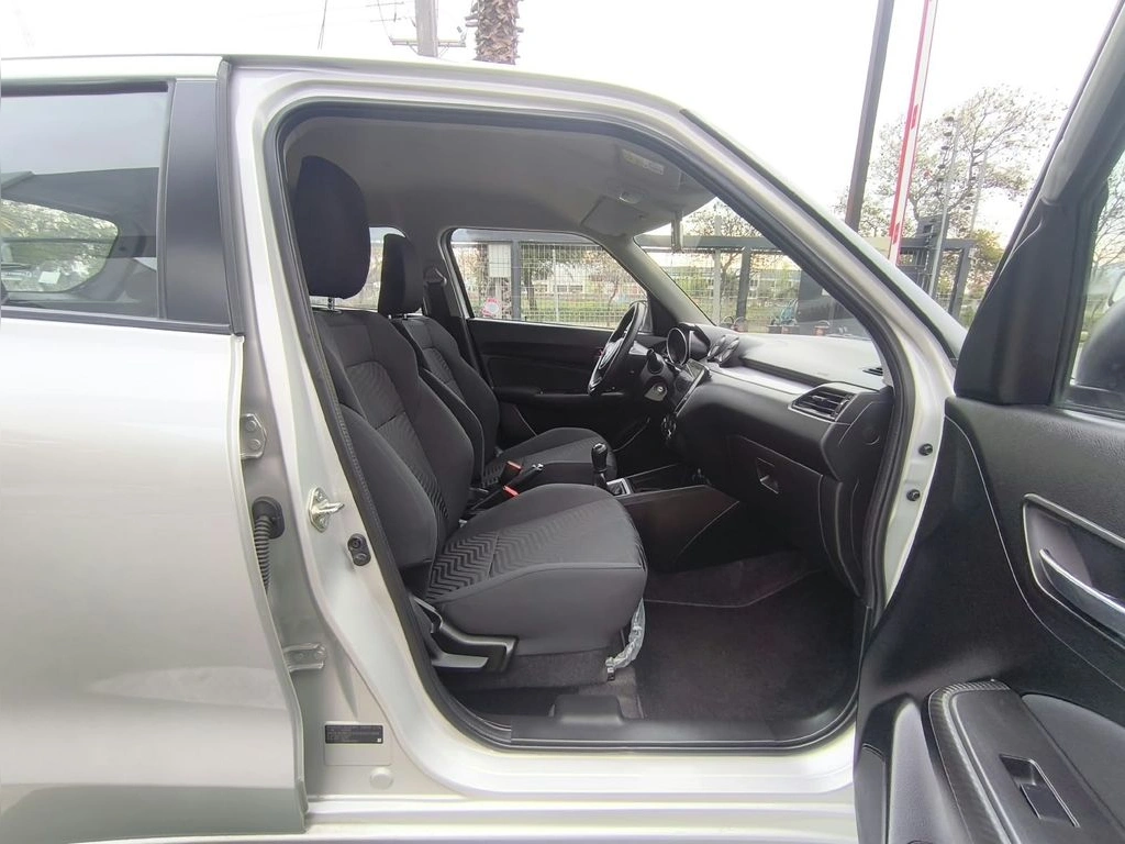 Suzuki Swift Gl 1.2 Mt año 2025