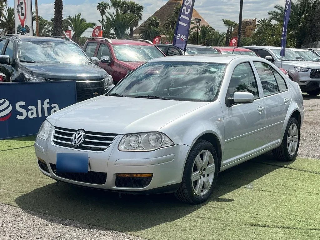 Volkswagen Bora 2.0 Trendline Mt año 2011