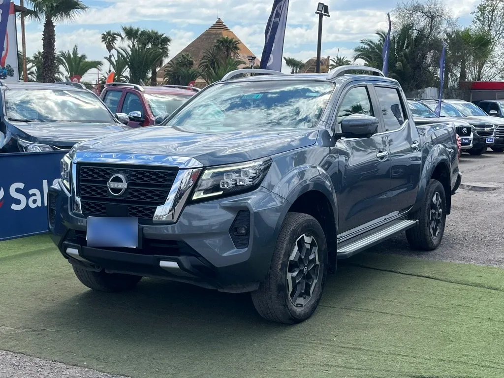 Nissan Navara 2.3d Platinum Diesel 4x4 Dob.cab. Mt 4p año 2023