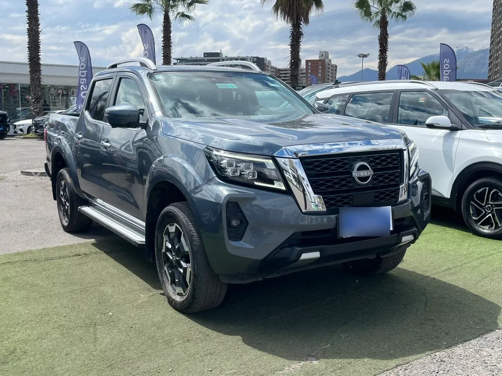 Nissan Navara 2.3d Platinum Diesel 4x4 Dob.cab. Mt 4p año 2023