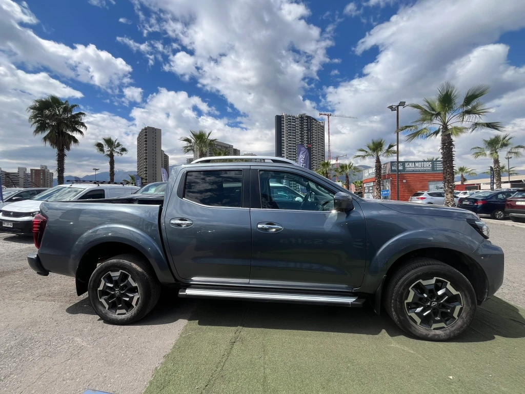 Nissan Navara 2.3d Platinum Diesel 4x4 Dob.cab. Mt 4p año 2023