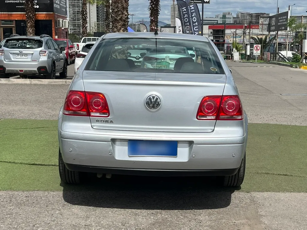 Volkswagen Bora 2.0 Trendline Mt año 2011