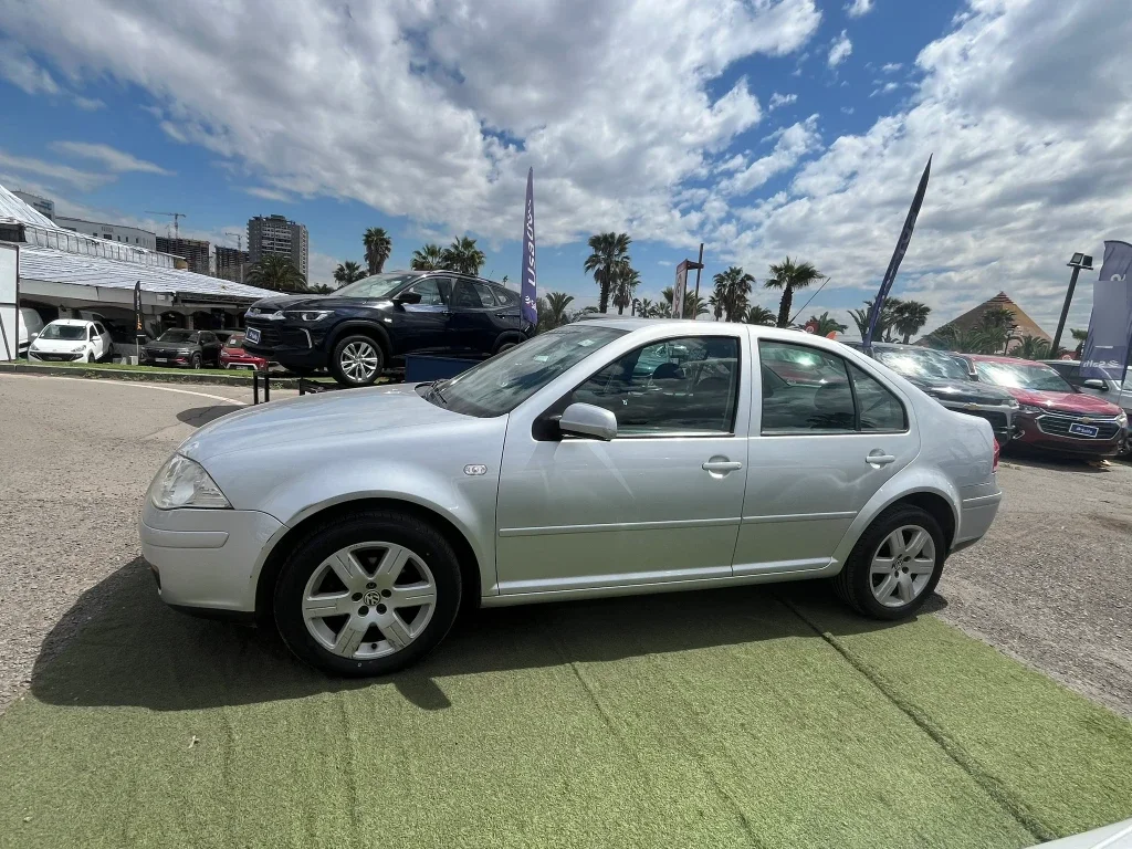 Volkswagen Bora 2.0 Trendline Mt año 2011