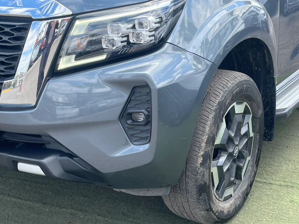Nissan Navara 2.3d Platinum Diesel 4x4 Dob.cab. Mt 4p año 2023