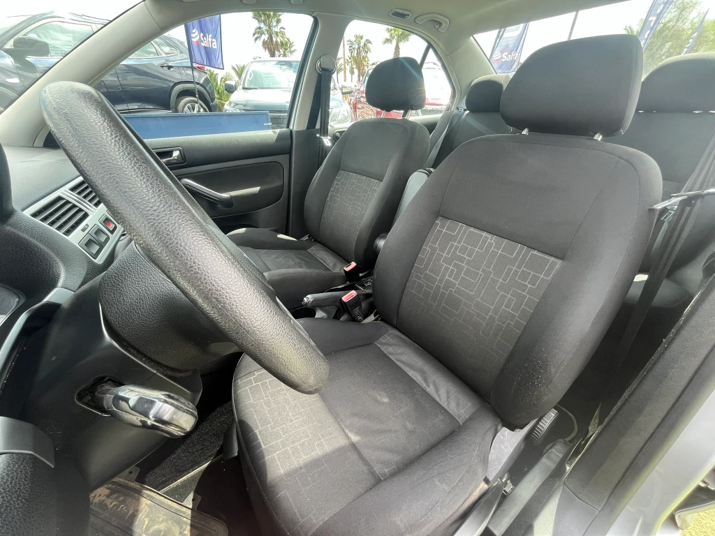 Volkswagen Bora 2.0 Trendline Mt año 2011