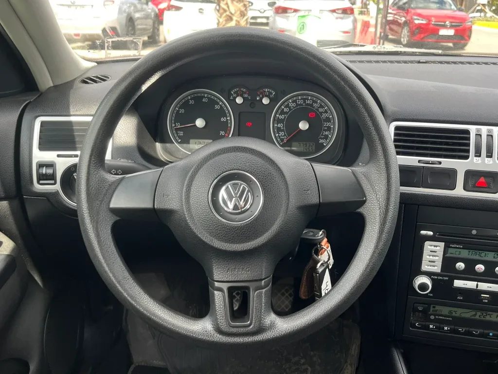 Volkswagen Bora 2.0 Trendline Mt año 2011