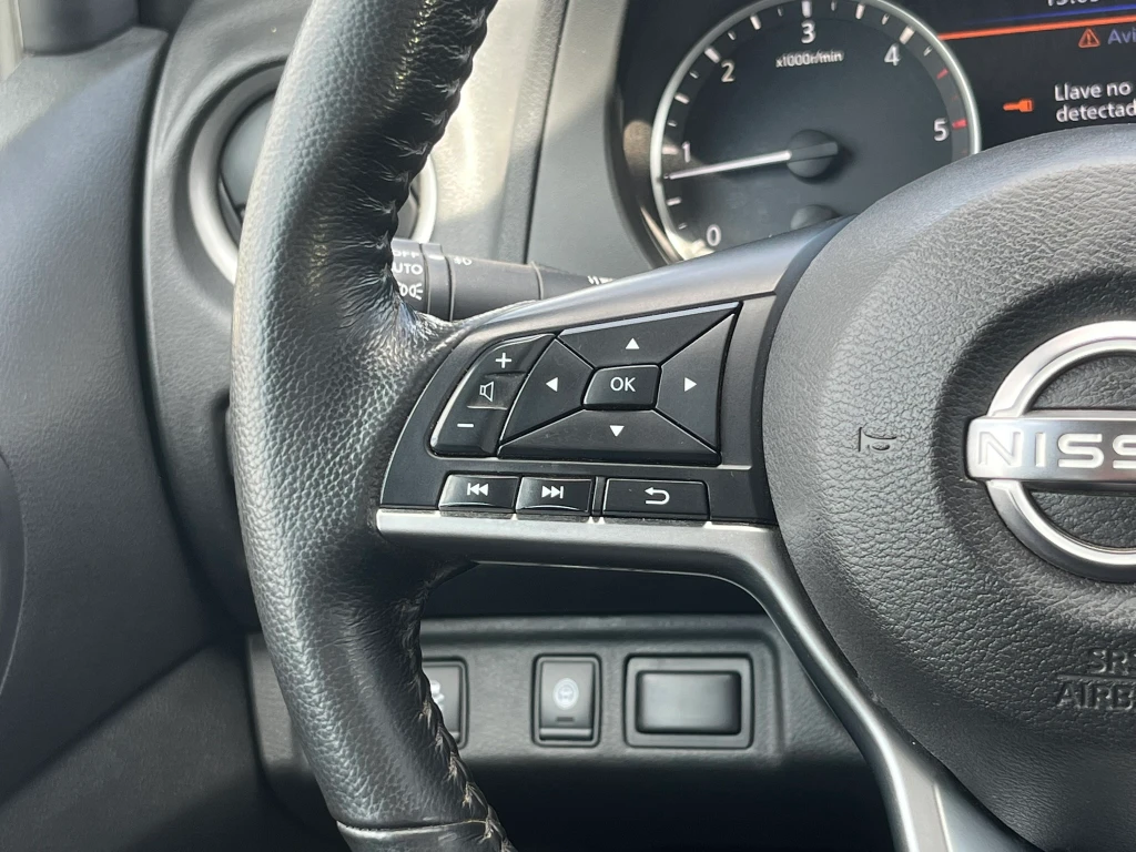 Nissan Navara 2.3d Platinum Diesel 4x4 Dob.cab. Mt 4p año 2023