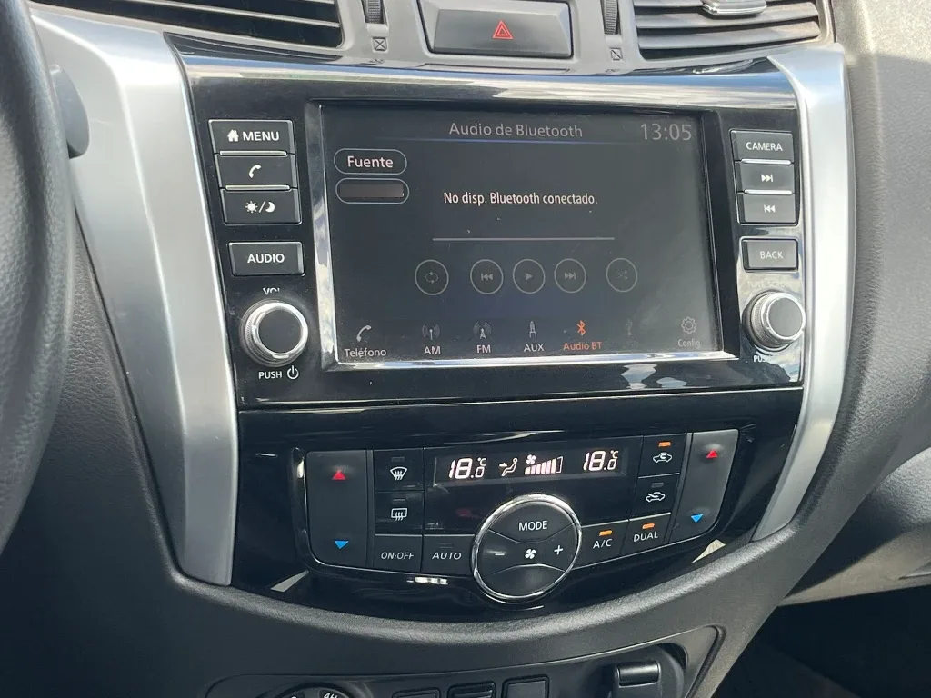 Nissan Navara 2.3d Platinum Diesel 4x4 Dob.cab. Mt 4p año 2023