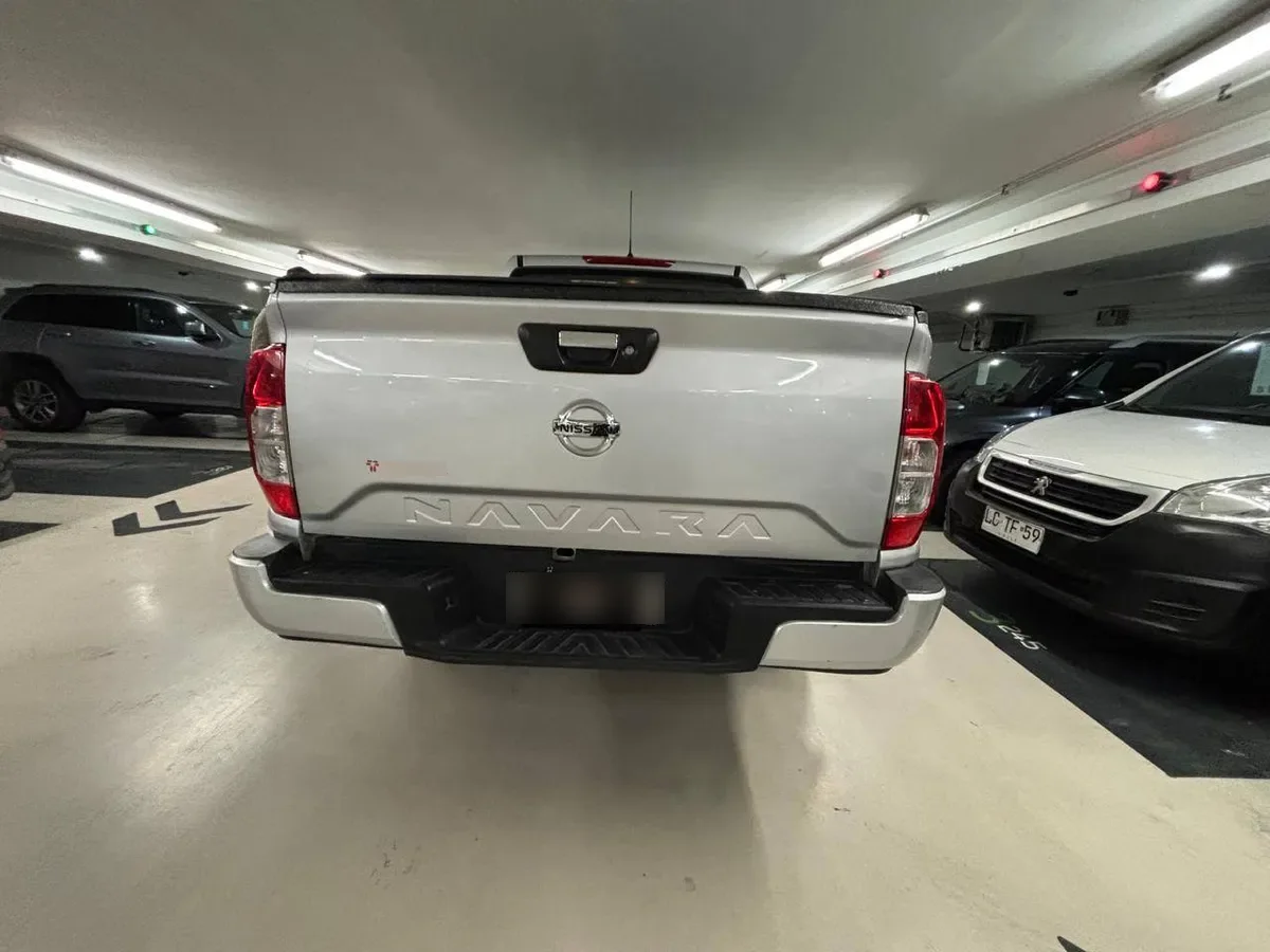 NISSAN NAVARA 2.3 Dc Xe Mt 4x2 Diesel año 2022
