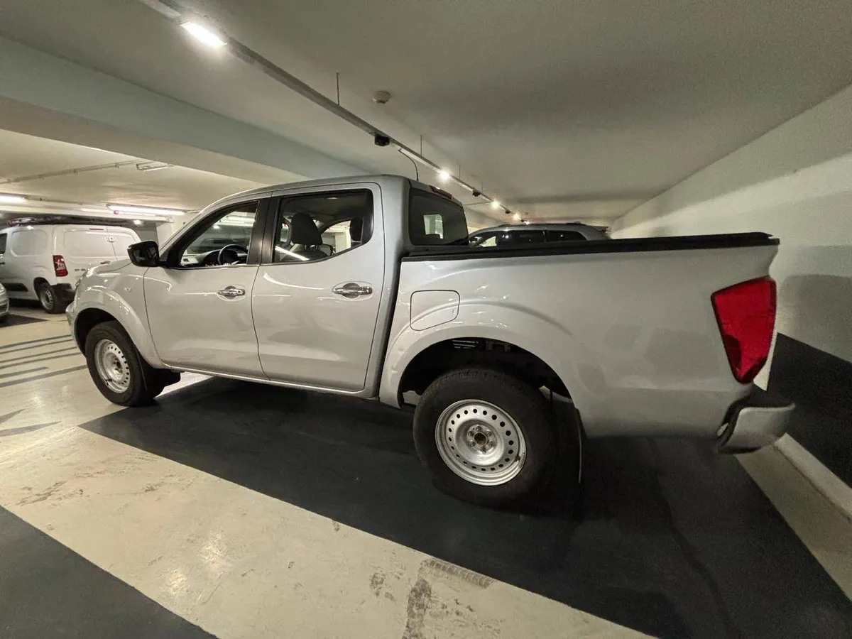 NISSAN NAVARA 2.3 Dc Xe Mt 4x2 Diesel año 2022