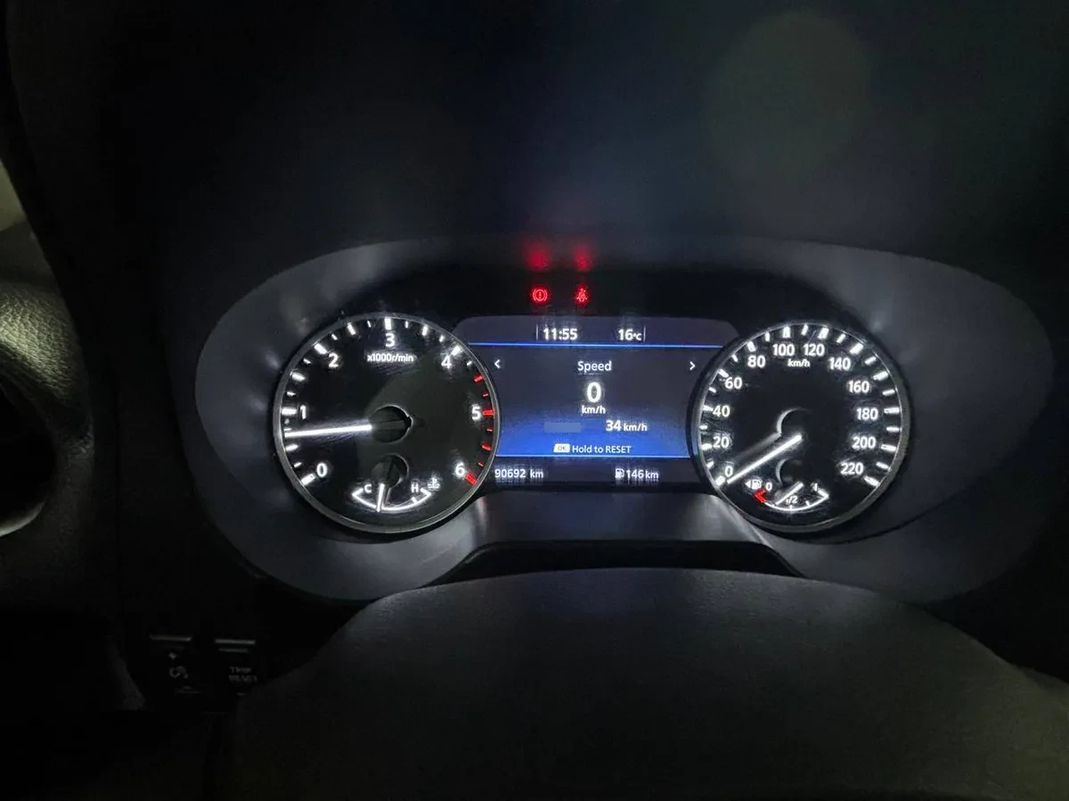 NISSAN NAVARA 2.3 Dc Xe Mt 4x2 Diesel año 2022