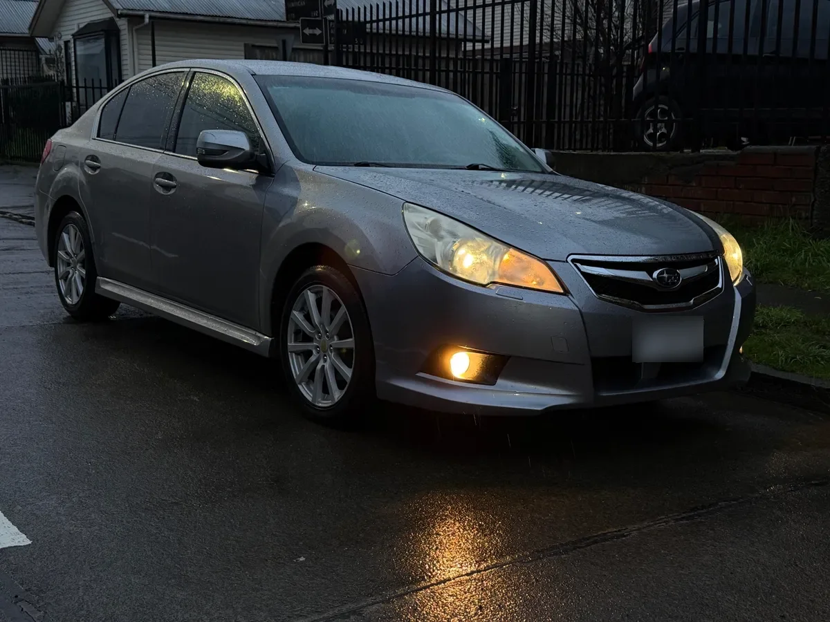 SUBARU LEGACY 2.5 I Xa At 4x4 año 2012