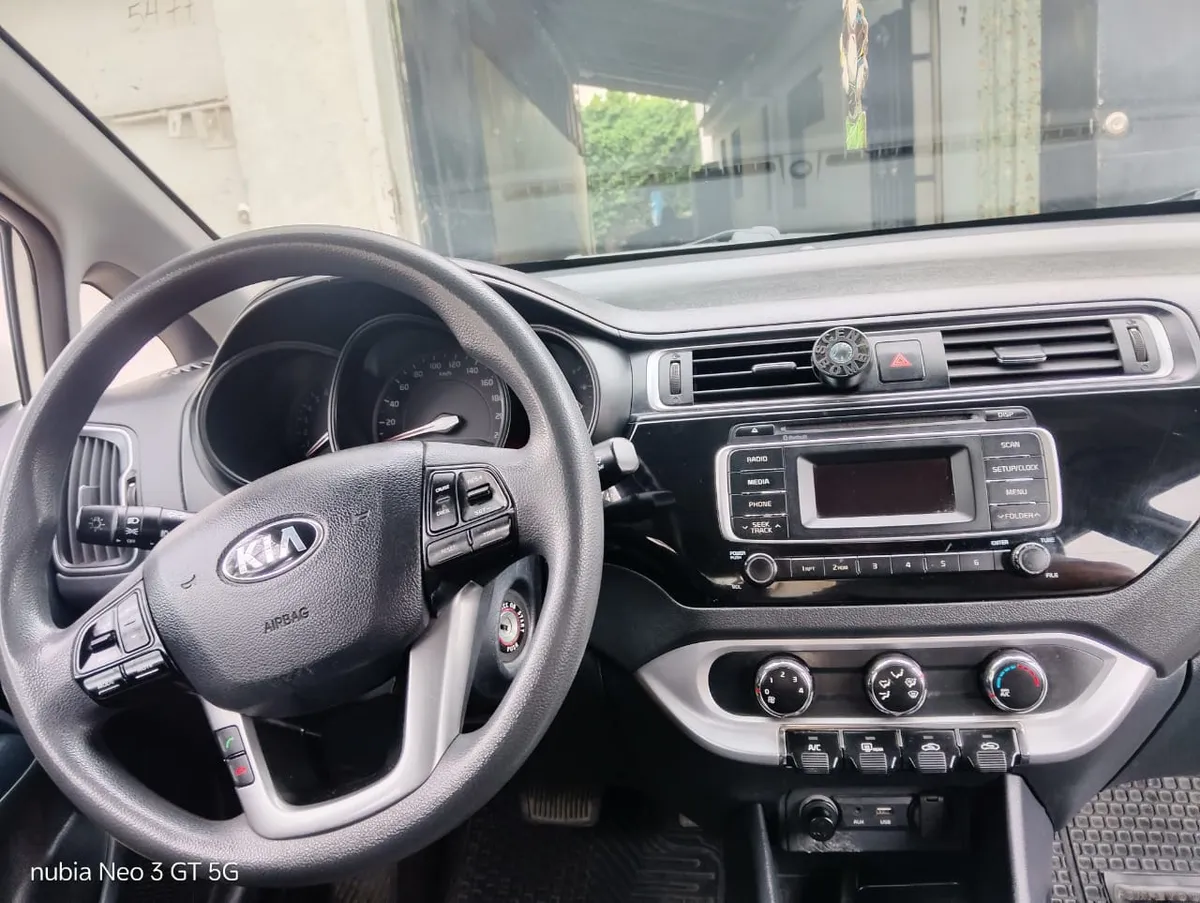 KIA MOTORS RIO 4 1.4 Ex 4 6at Full año 2017