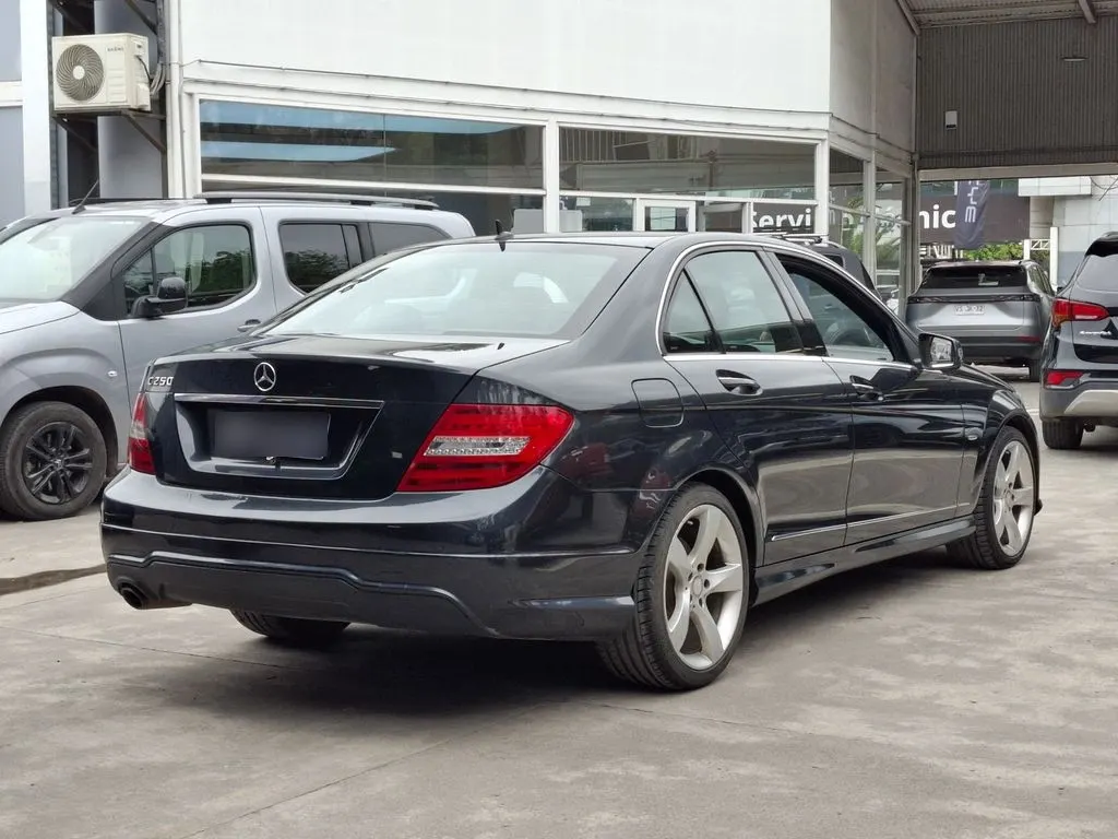 Mercedes-Benz C 250 1.8 4x2 At 4p año 2015