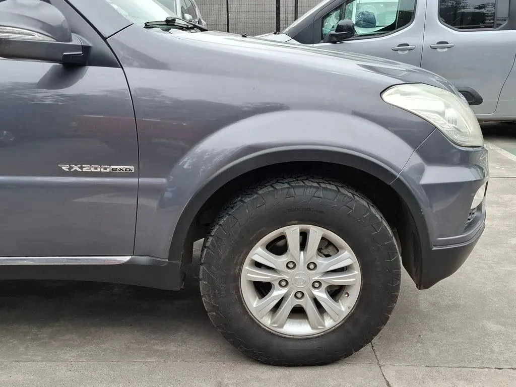 Ssangyong Rexton 2.0 Diesel 2wd Mt 5p año 2016