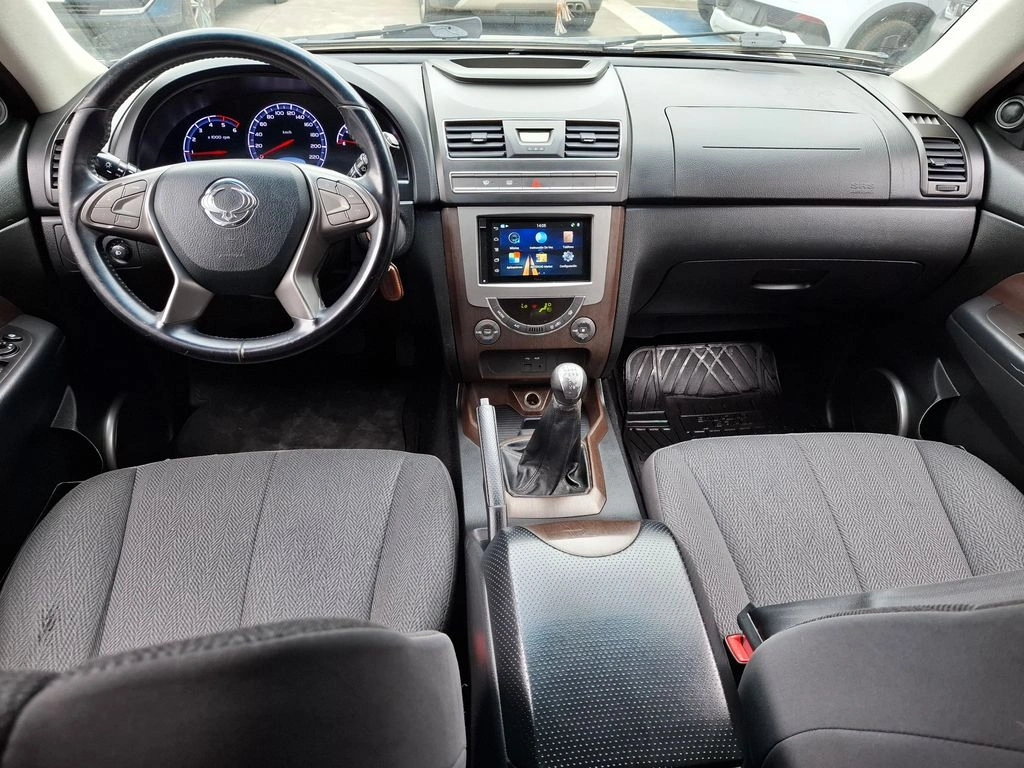 Ssangyong Rexton 2.0 Diesel 2wd Mt 5p año 2016