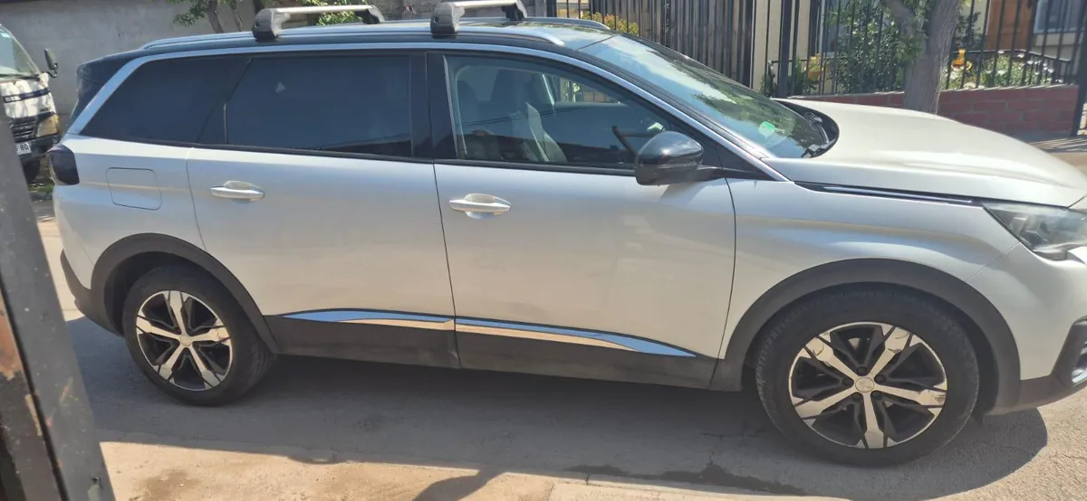 Peugeot 5008 2.0 Gt Bluehdi 180hp E6 At Diesel año 2018