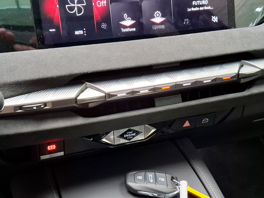 DS Automobiles 4 Aaa año 2026