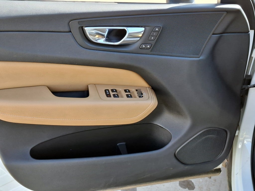 Volvo Xc60 2.0 D4 Diesel Kinetic 4x4 At 5p año 2018
