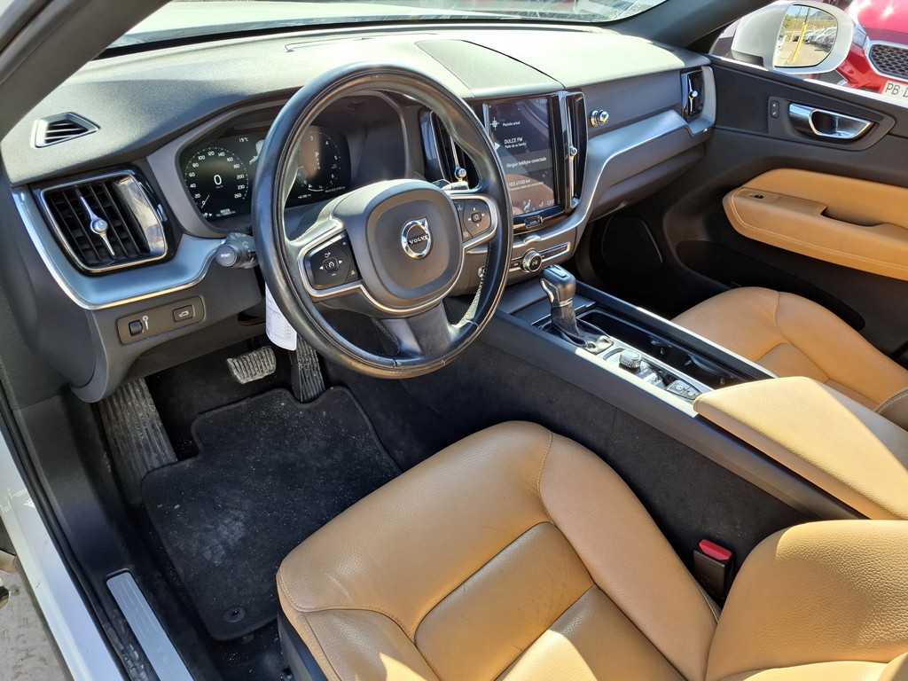 Volvo Xc60 2.0 D4 Diesel Kinetic 4x4 At 5p año 2018