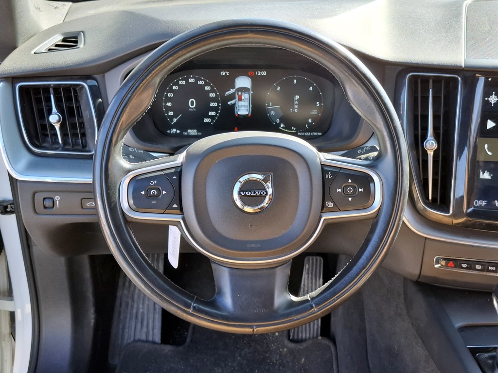 Volvo Xc60 2.0 D4 Diesel Kinetic 4x4 At 5p año 2018