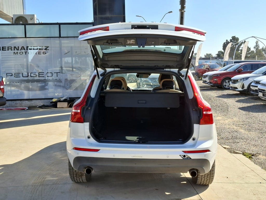 Volvo Xc60 2.0 D4 Diesel Kinetic 4x4 At 5p año 2018