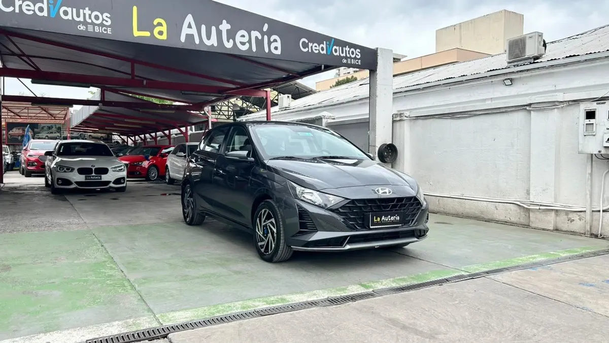 Hyundai I20 1.4 Plus Fl Bi3 4x2 Hb Mt 5p año 2025