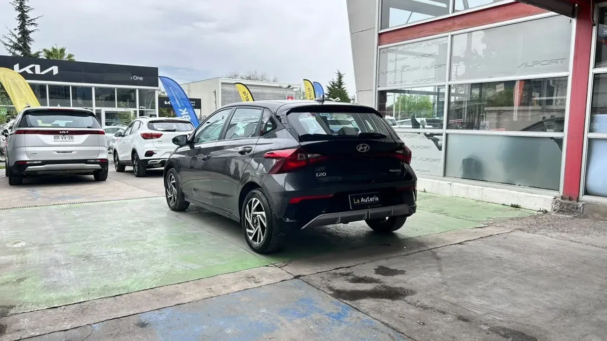 Hyundai I20 1.4 Plus Fl Bi3 4x2 Hb Mt 5p año 2025