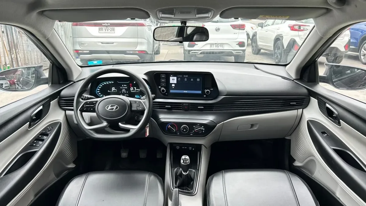 Hyundai I20 1.4 Plus Fl Bi3 4x2 Hb Mt 5p año 2025