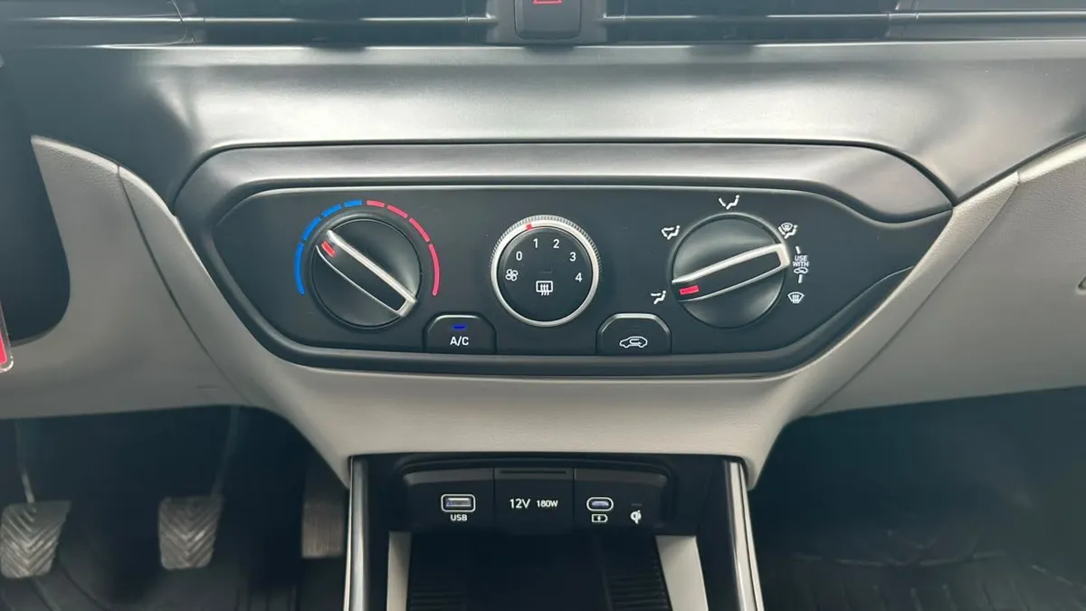 Hyundai I20 1.4 Plus Fl Bi3 4x2 Hb Mt 5p año 2025