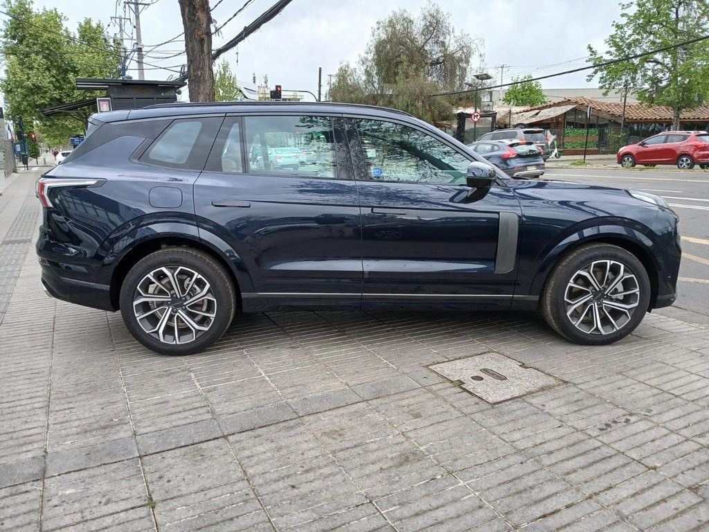 Lynk&Co 09 09 Halo 2.0t Hibrido año 2027